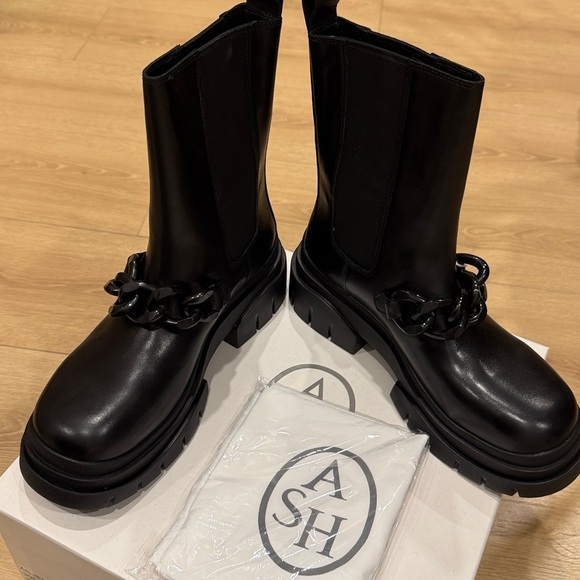 ✨Host pick✨Ash Fashion Black Combat Boots with Chain Accent - Picture 7 of 11